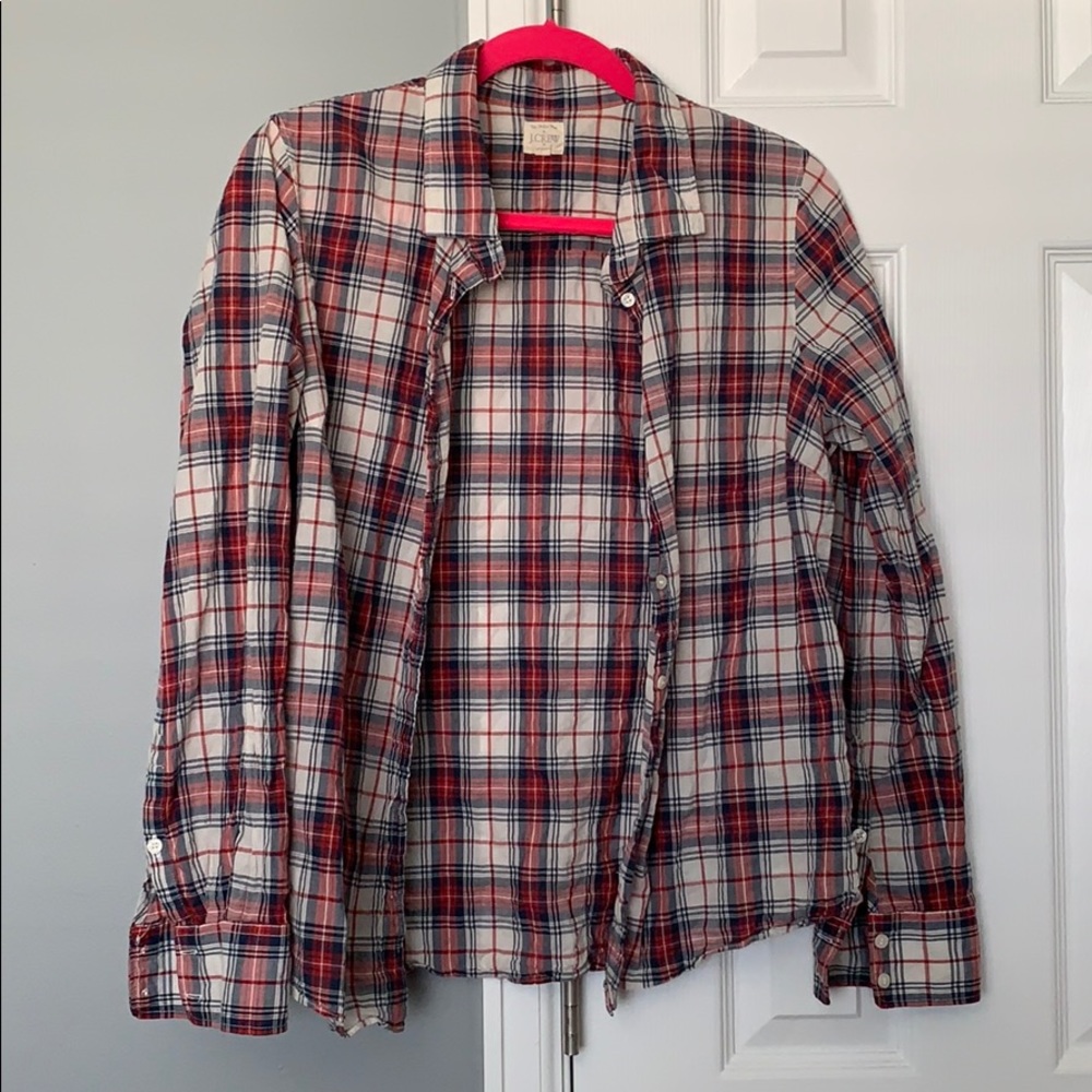 Long-sleeved plaid button-up